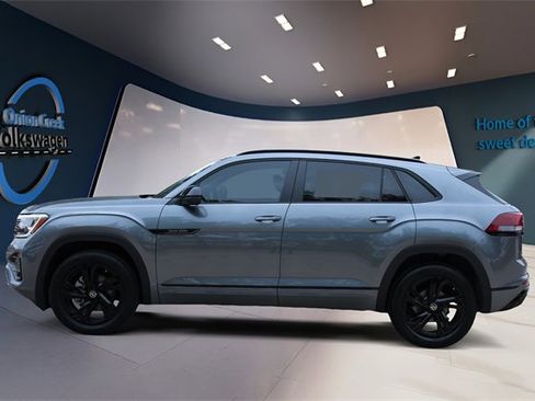 Certified 2025 Volkswagen Atlas Cross Sport SEL R-Line image 8