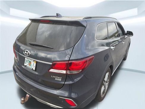 Used 2017 Hyundai Santa Fe Limited image 2