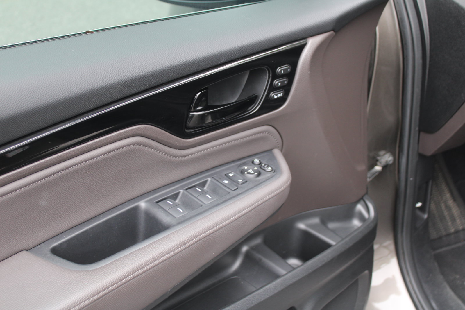 Used 2019 Honda Odyssey Elite image 25