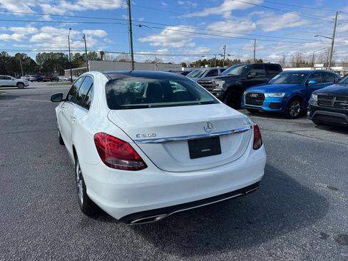Used 2017 Mercedes-Benz C 300 4MATIC Sedan image 4