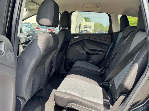 Used 2017 Ford Escape SE w/ Equipment Group 201A FWD image 12