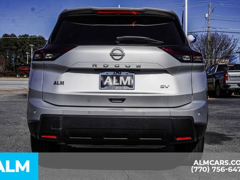Used 2024 Nissan Rogue SV image 12