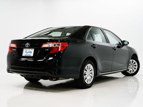 Used 2013 Toyota Camry LE image 26