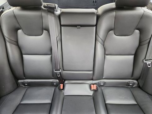 Certified 2025 Volvo XC60 B5 Core image 16