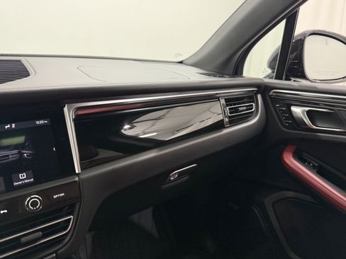 Certified 2023 Porsche Macan S AWD/4WD image 57