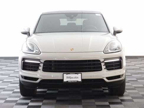 Used 2022 Porsche Cayenne Platinum Edition image 26
