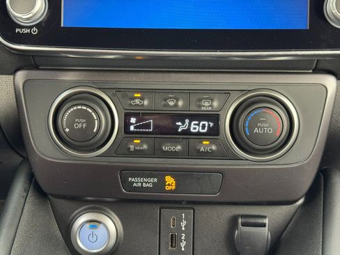 Used 2025 Nissan Leaf S image 24