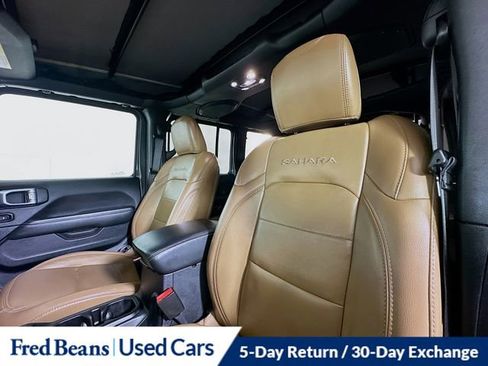 Used 2022 Jeep Wrangler Unlimited Sahara w/ Cold Weather Group AWD/4WD image 23