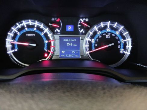 Used 2019 Toyota 4Runner TRD Off-Road Premium AWD/4WD image 19