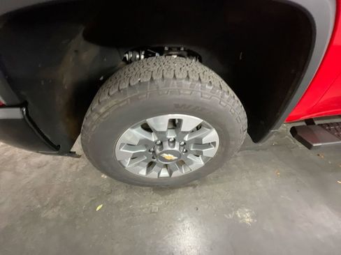 Used 2025 Chevrolet Silverado 2500 Custom w/ Custom Value Package image 30