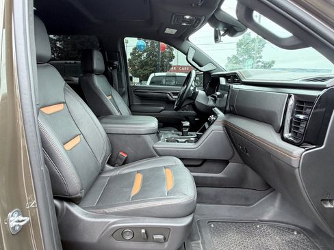 Used 2023 GMC Sierra 1500 AT4 w/ AT4 Premium Package AWD/4WD image 22