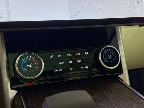 Used 2023 Land Rover Range Rover SE image 17