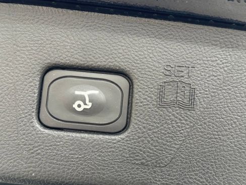 Used 2024 Ford Edge SEL w/ Convenience Package image 35