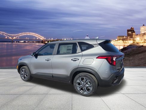 New 2026 Kia Seltos LX image 3