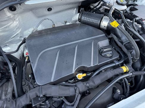Used 2025 Buick Envista Avenir FWD image 40