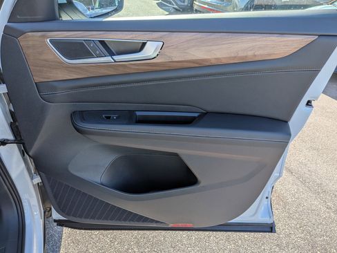 New 2026 Volkswagen Atlas SE image 32