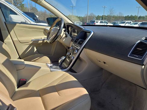 Used 2016 Volvo XC60 T5 Premier image 6