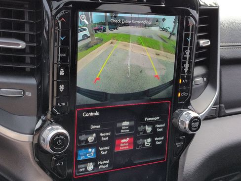 Used 2020 RAM 1500 Laramie AWD/4WD image 19