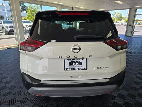 Used 2021 Nissan Rogue SL w/ Premium Package AWD/4WD image 4