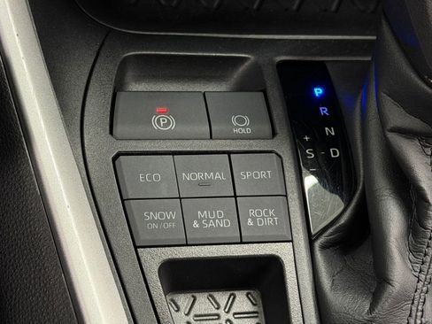 Used 2023 Toyota RAV4 XLE AWD/4WD image 28