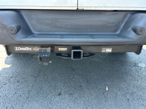 Used 2022 Chevrolet Express 2500 Extended w/ Driver Convenience Package RWD image 7