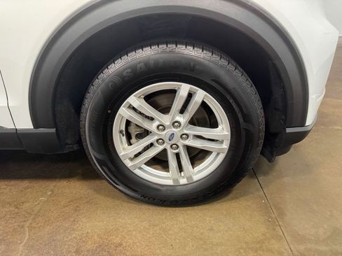 Used 2023 Ford Explorer XLT w/ Equipment Group 202A image 91