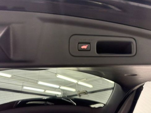Used 2025 Acura MDX SH-AWD image 21