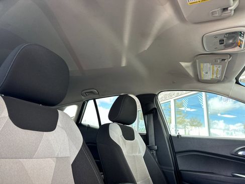 Used 2024 Chevrolet Trax LS FWD image 17
