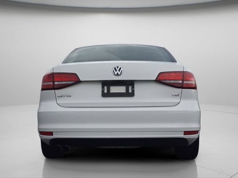 Used 2017 Volkswagen Jetta S w/ Jetta S Cold Weather Package image 19