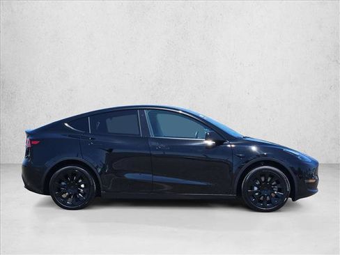 Used 2023 Tesla Model Y Long Range AWD/4WD image 9