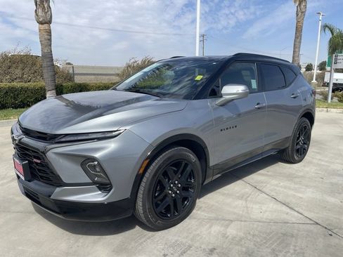 Used 2025 Chevrolet Blazer RS w/ Driver Confidence II Package AWD/4WD image 4