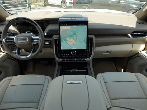 Used 2026 GMC Yukon XL Denali w/ Advanced Technology Package AWD/4WD image 7
