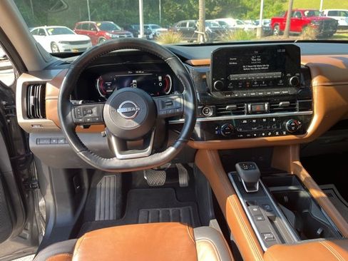 Used 2022 Nissan Pathfinder Platinum w/ Cargo Package image 19