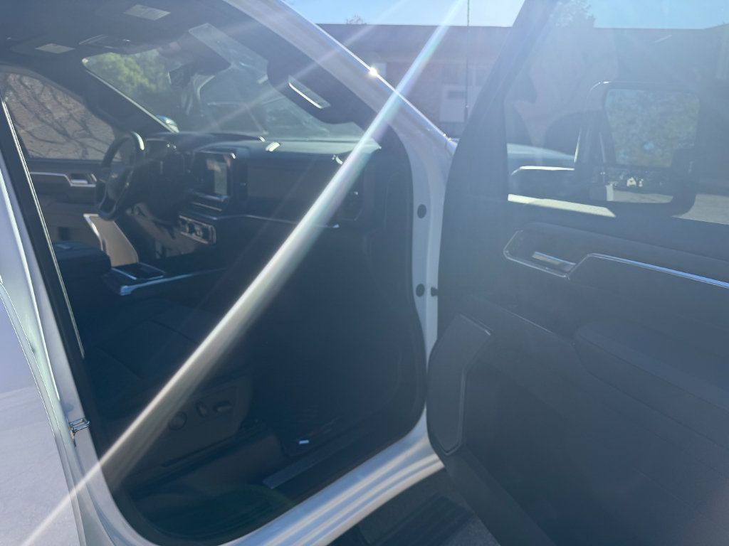 Used 2026 Chevrolet Silverado 3500 High Country w/ High Country Premium Package AWD/4WD image 23