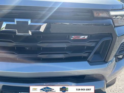 Used 2025 Chevrolet Colorado Z71 w/ Technology Package AWD/4WD image 23