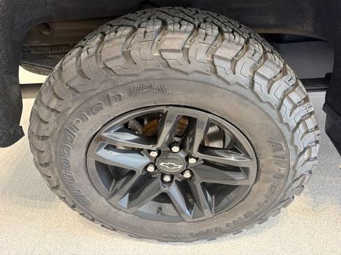 Used 2024 Chevrolet Silverado 1500 LT Trail Boss w/ LT Trail Boss Premium Package AWD/4WD image 8