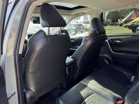 Used 2019 Toyota RAV4 Adventure image 17