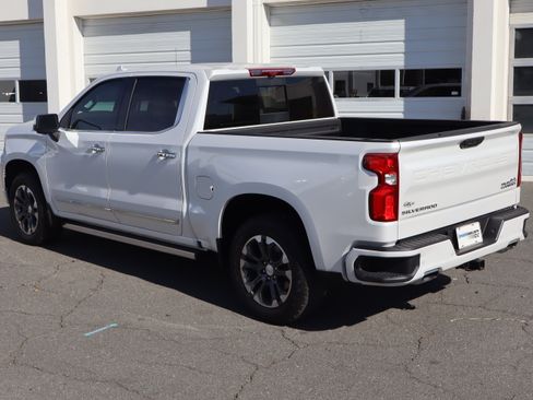 Certified 2025 Chevrolet Silverado 1500 High Country w/ Technology Package image 8