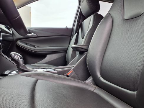 Used 2024 Buick Encore GX Sport Touring image 3