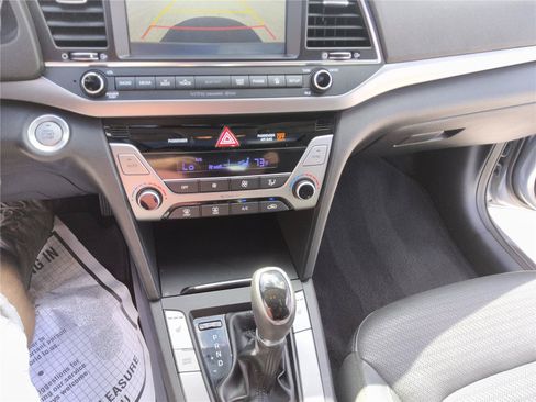 Used 2017 Hyundai Elantra Limited w/ Limited Tech Package 04 FWD image 34