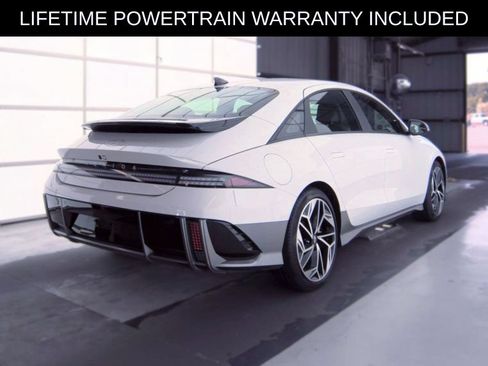 Used 2024 Hyundai Ioniq 6 SEL RWD image 15