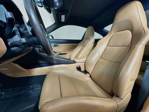 Certified 2019 Porsche 911 Carrera GTS RWD image 5
