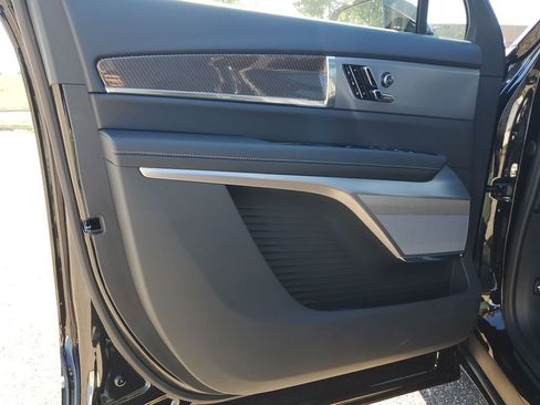 New 2026 Cadillac Vistiq Luxury image 24