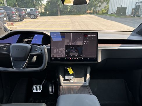 Used 2024 Tesla Model X AWD/4WD image 29