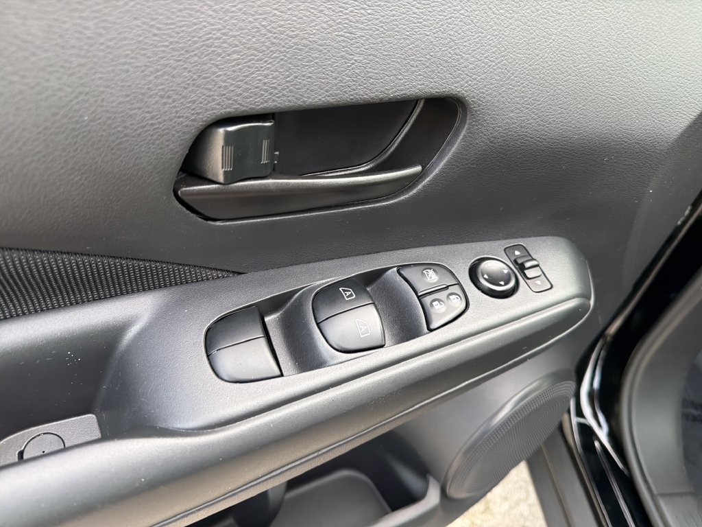 Used 2025 Nissan Kicks Play S FWD image 16