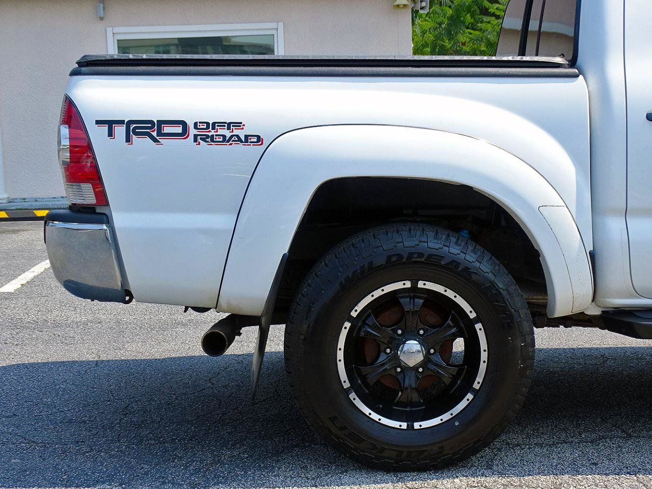 Used 2015 Toyota Tacoma 4x4 Double Cab w/ TRD Off-Road Package image 13