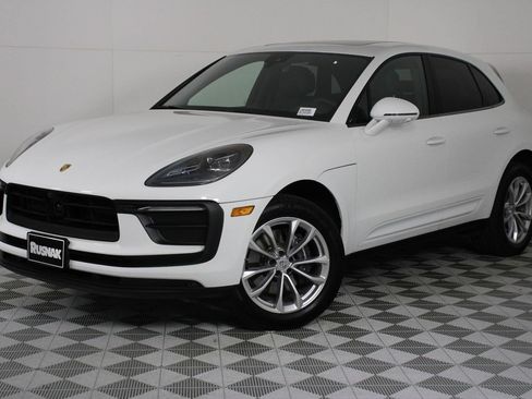 Certified 2026 Porsche Macan AWD/4WD image 1