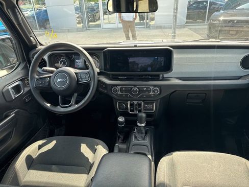 Used 2025 Jeep Wrangler Unlimited Sport AWD/4WD image 6