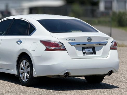 Used 2015 Nissan Altima 2.5 S w/ Power Driver Seat Package FWD image 16