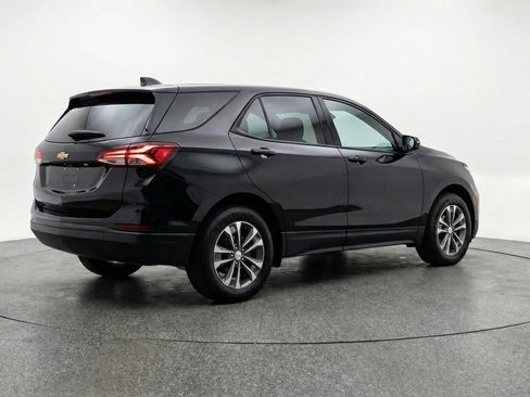 Used 2025 Chevrolet Equinox LT image 9